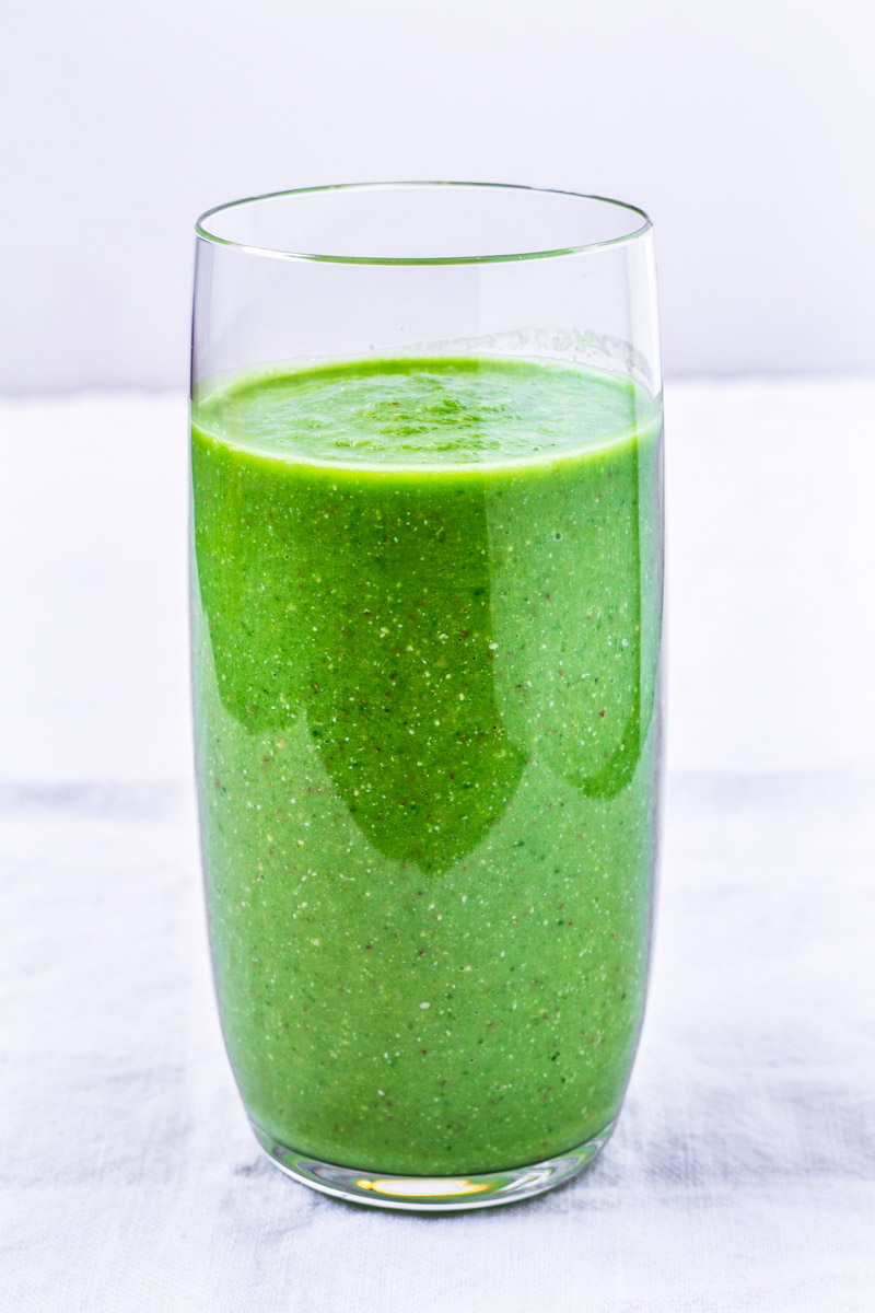 Grüner Smoothie im Glas