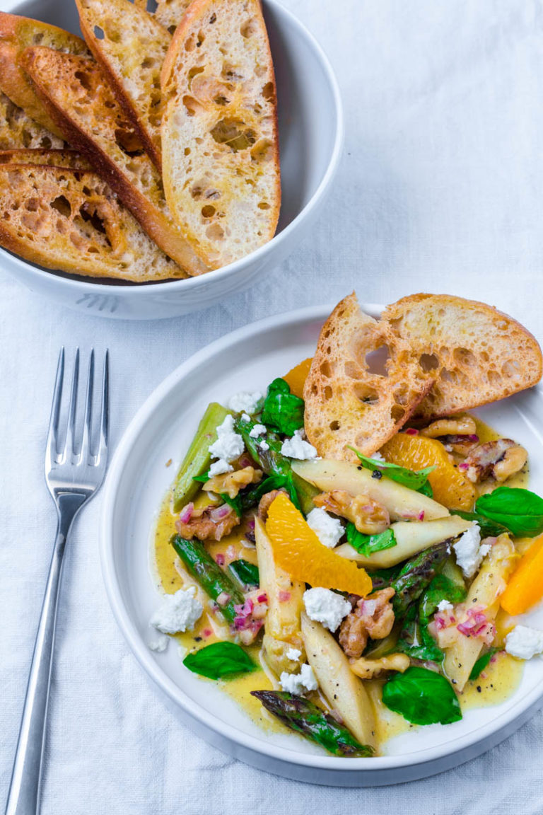 Spargelsalat mit Orangen-Vinaigrette und Feta - Colors of Food