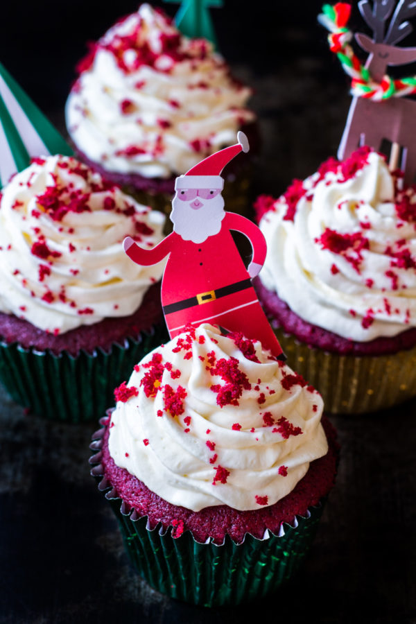 Red Velvet Cupcakes - Amerikanischer Kuchen Klassiker - Colors of Food