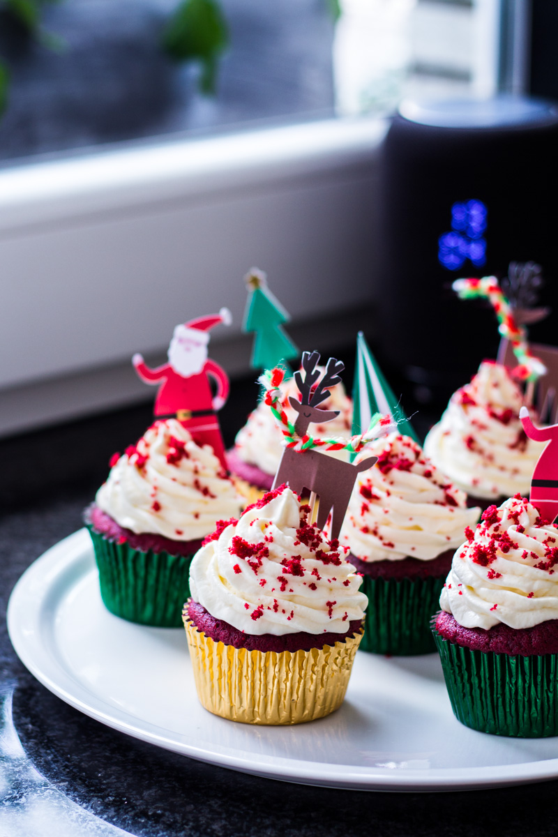 Weihnachtliche Red Velvet Cupcakes