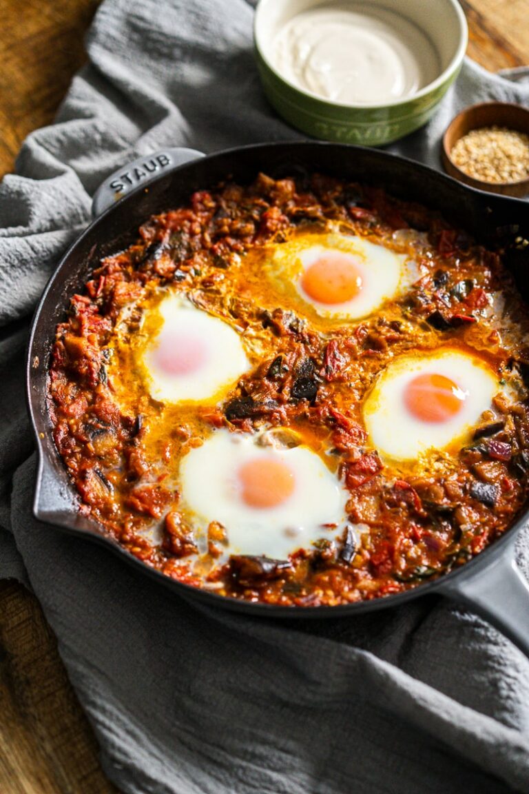 Auberginen-Shakshuka mit Sesamjoghurt nach Tanja Grandits - Colors of Food