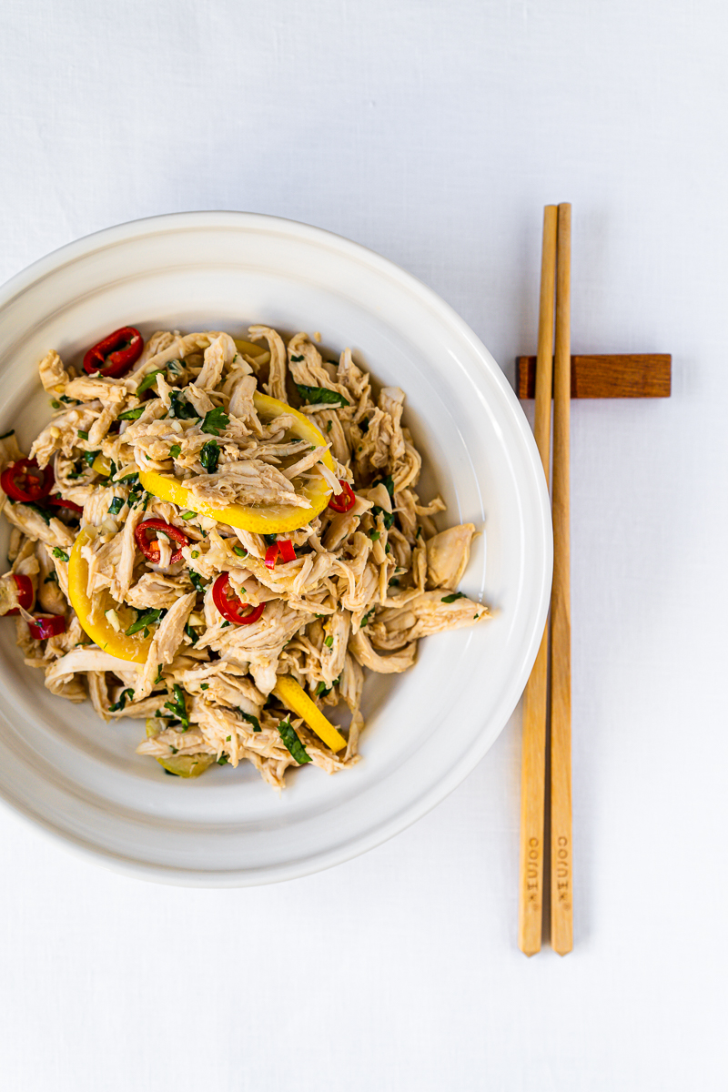 Chinesischer Zitronen-Hähnchensalat - 柠檬手撕鸡胸肉